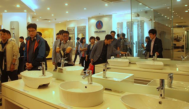 doan-Shinhan-bank-tham-Viglacera-10.1.2017-01